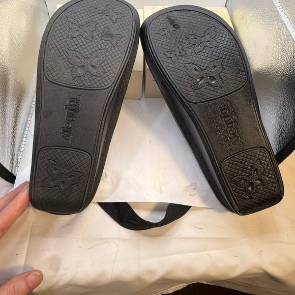 ALEGRIA VIOLETTE BLACK LEATHER SANDALS EMBOSSED DESIGN. Size EU 38. 7.5 NEW - Picture 7 of 14